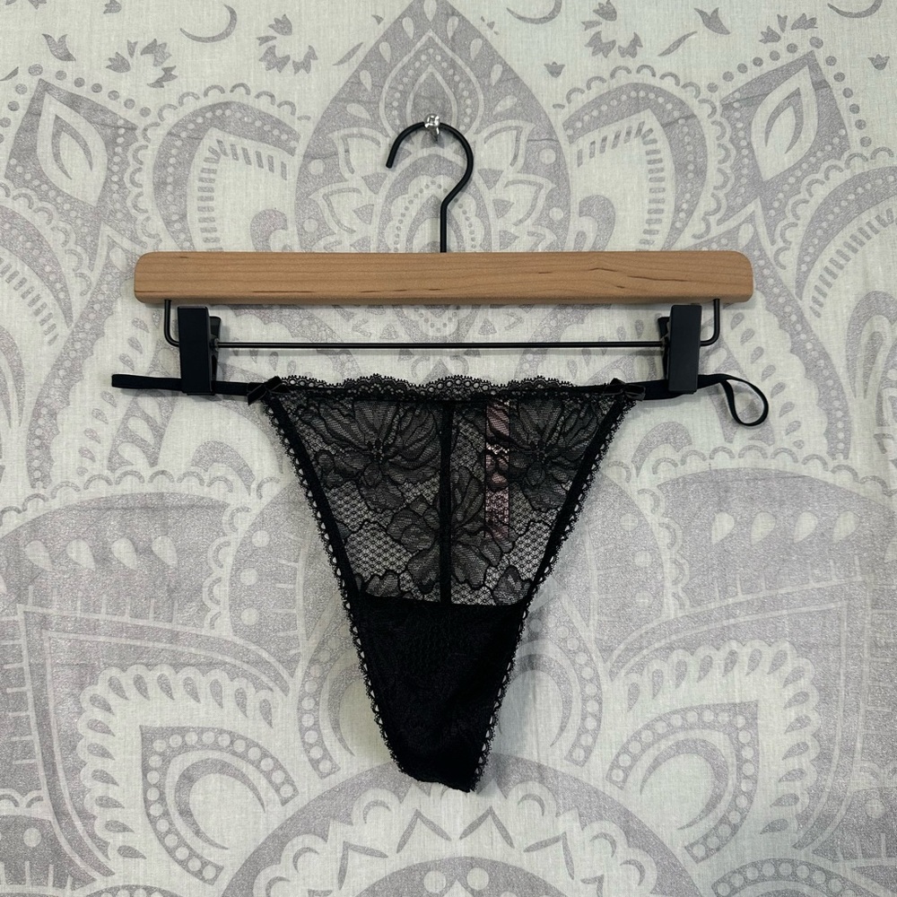 New $24 Victorias Secret V String Thong Panty Lace Velvet Bow Black XL